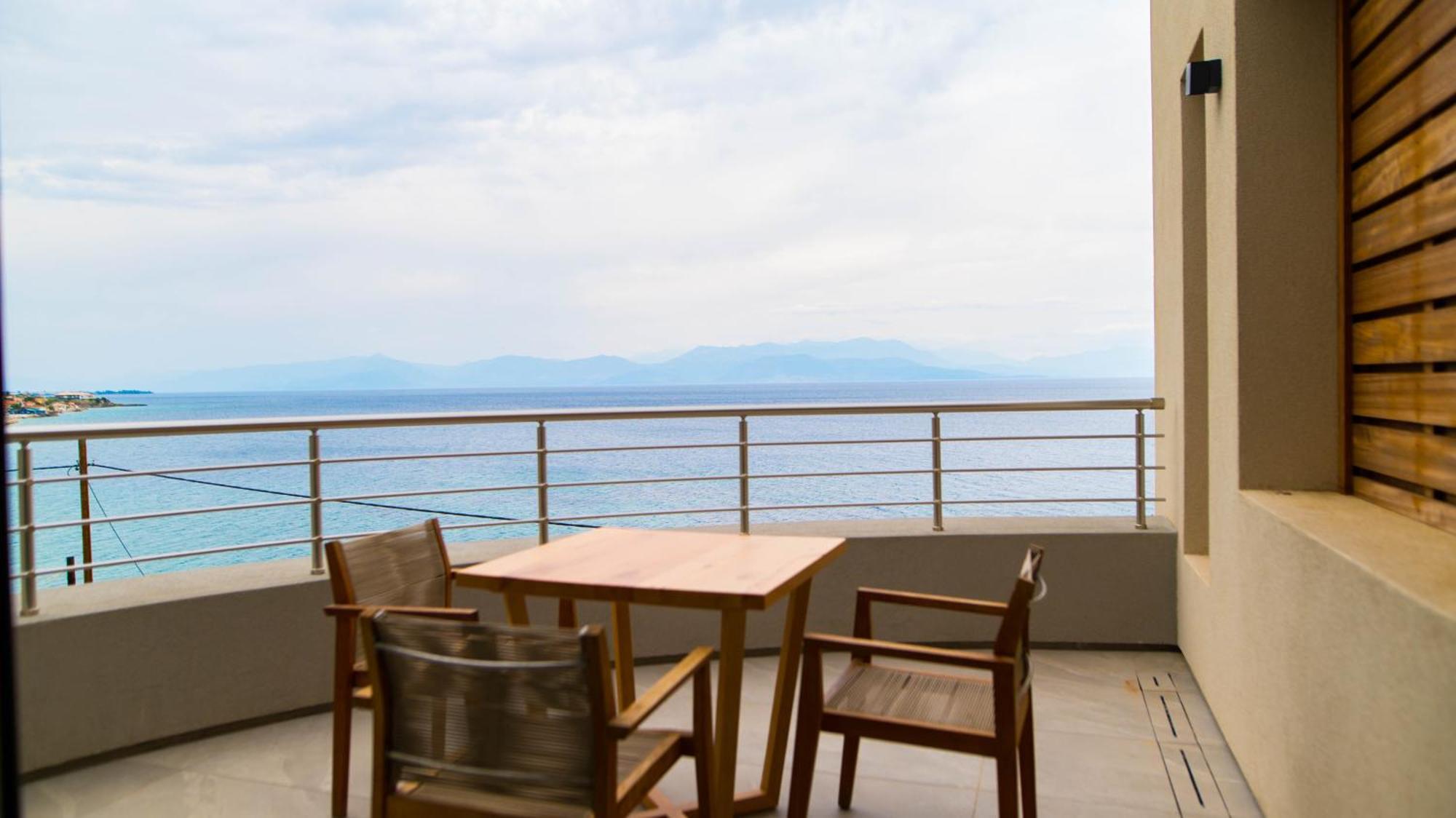 Alissachni Seaside Hotel Dhervénion Ngoại thất bức ảnh