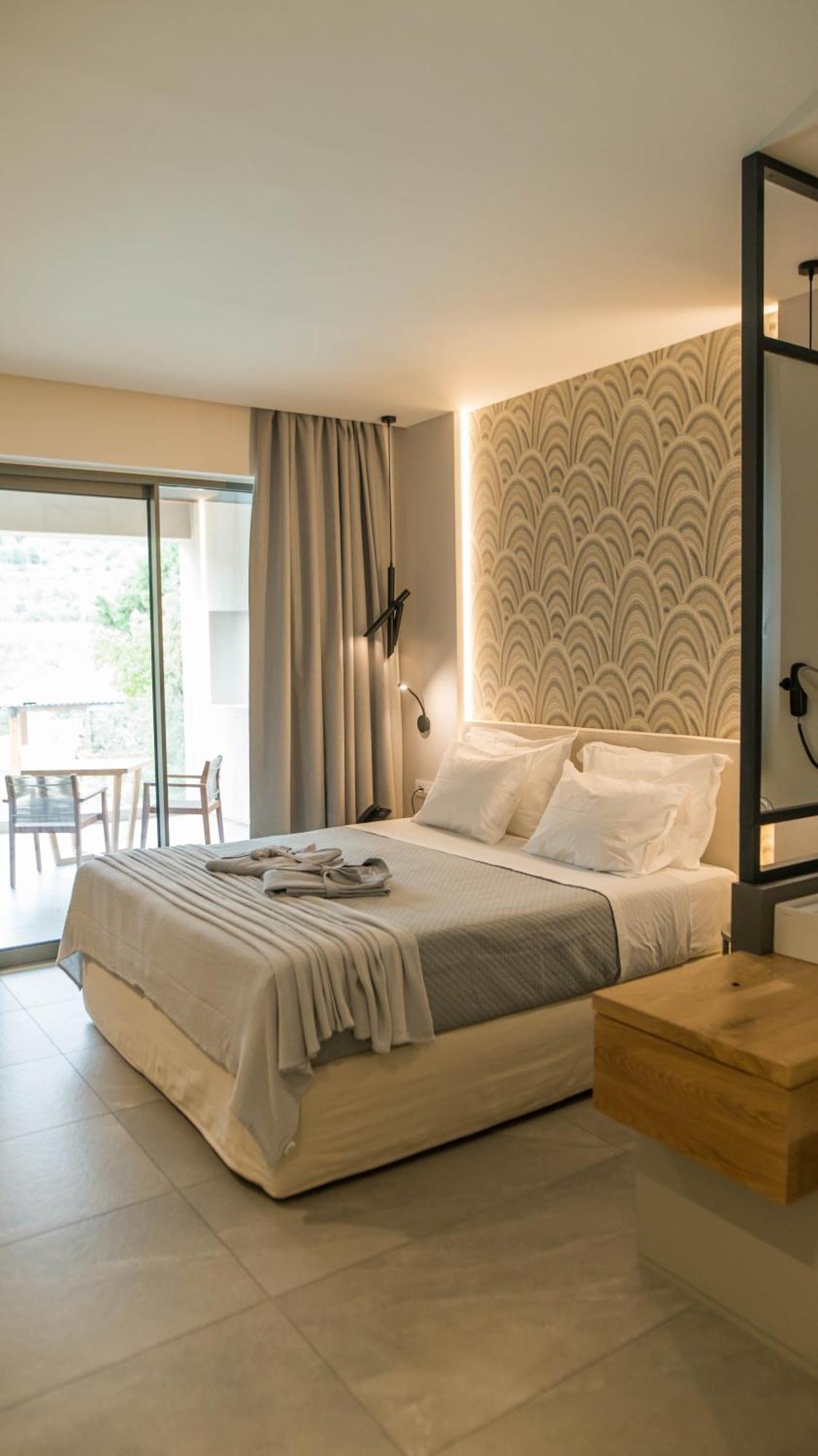 Alissachni Seaside Hotel Dhervénion Ngoại thất bức ảnh