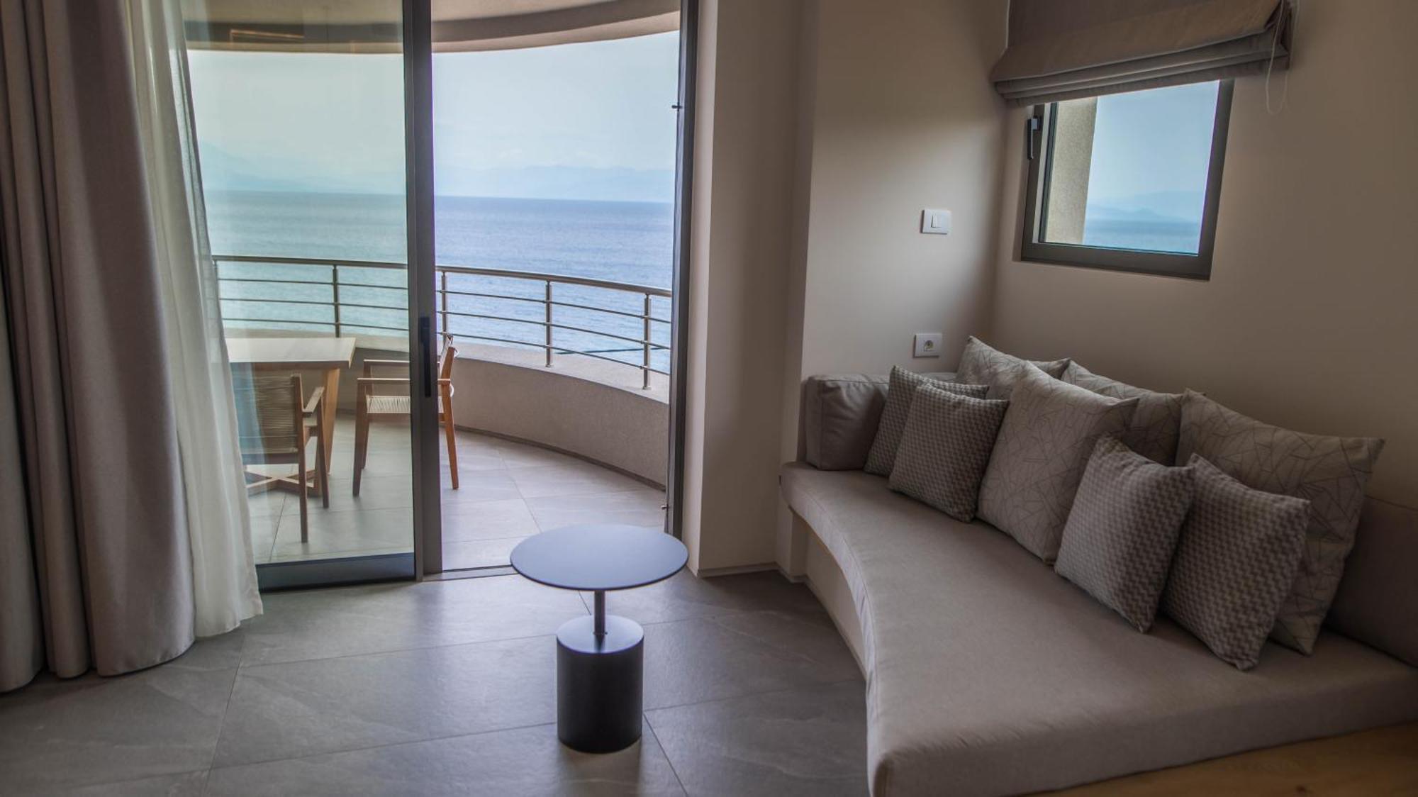 Alissachni Seaside Hotel Dhervénion Ngoại thất bức ảnh