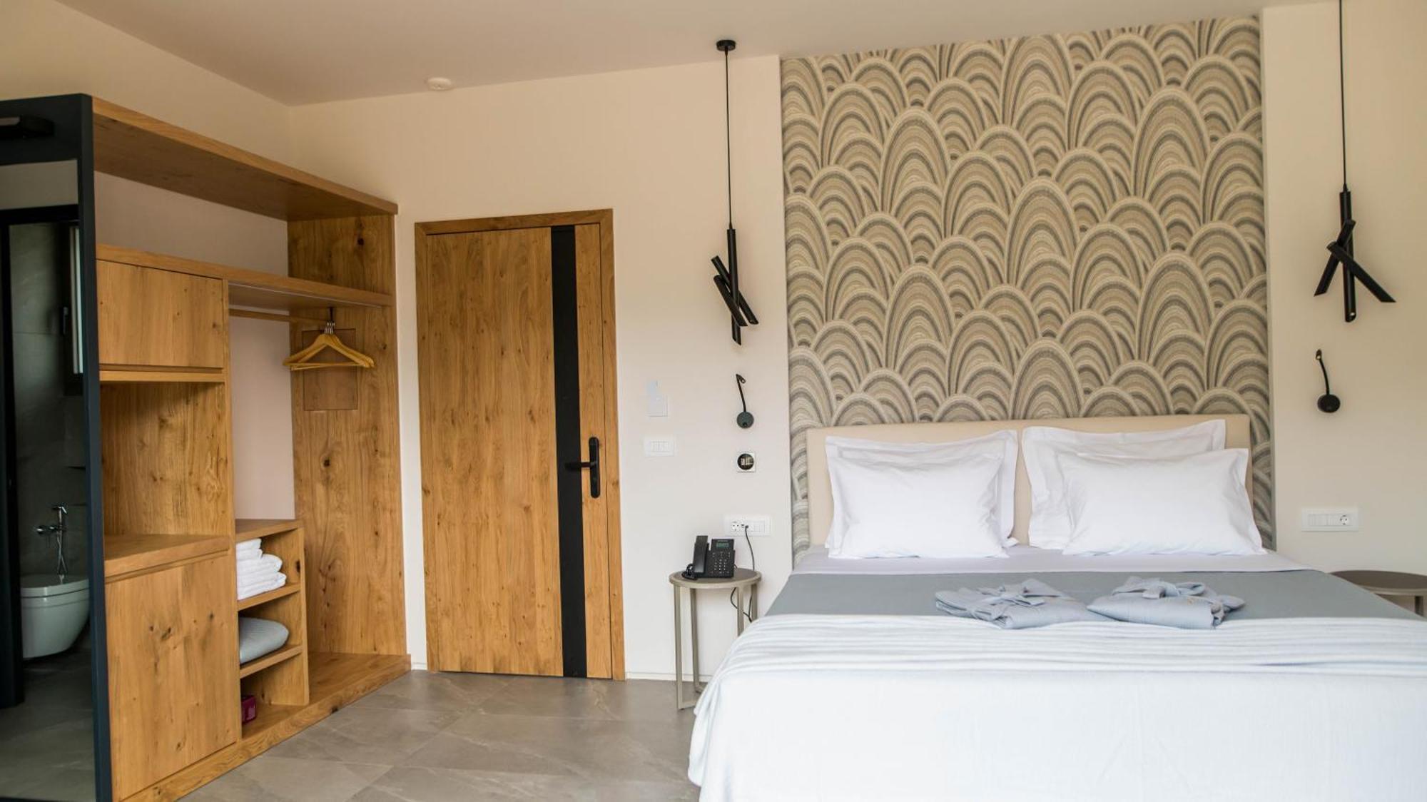 Alissachni Seaside Hotel Dhervénion Ngoại thất bức ảnh