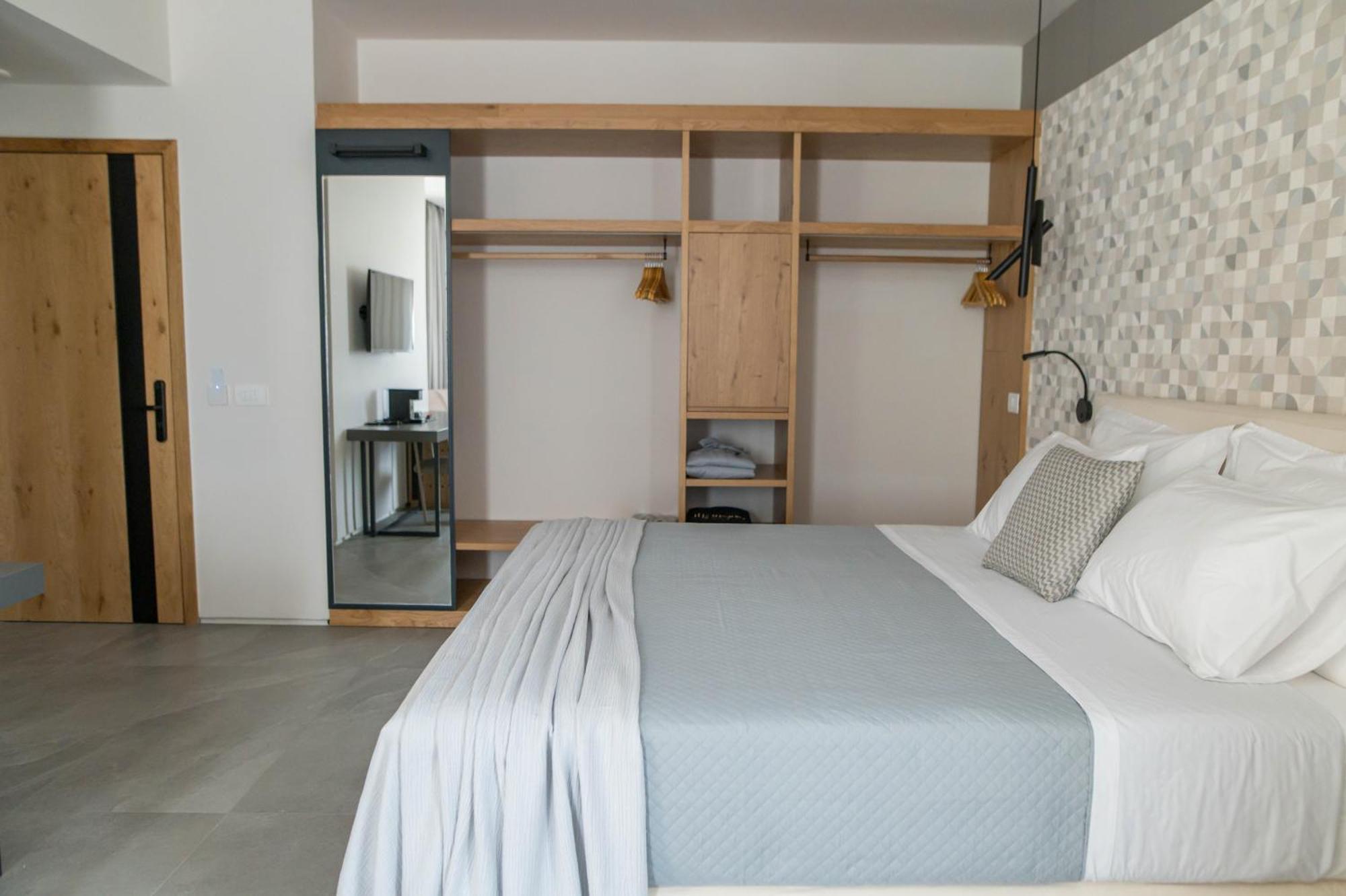 Alissachni Seaside Hotel Dhervénion Ngoại thất bức ảnh