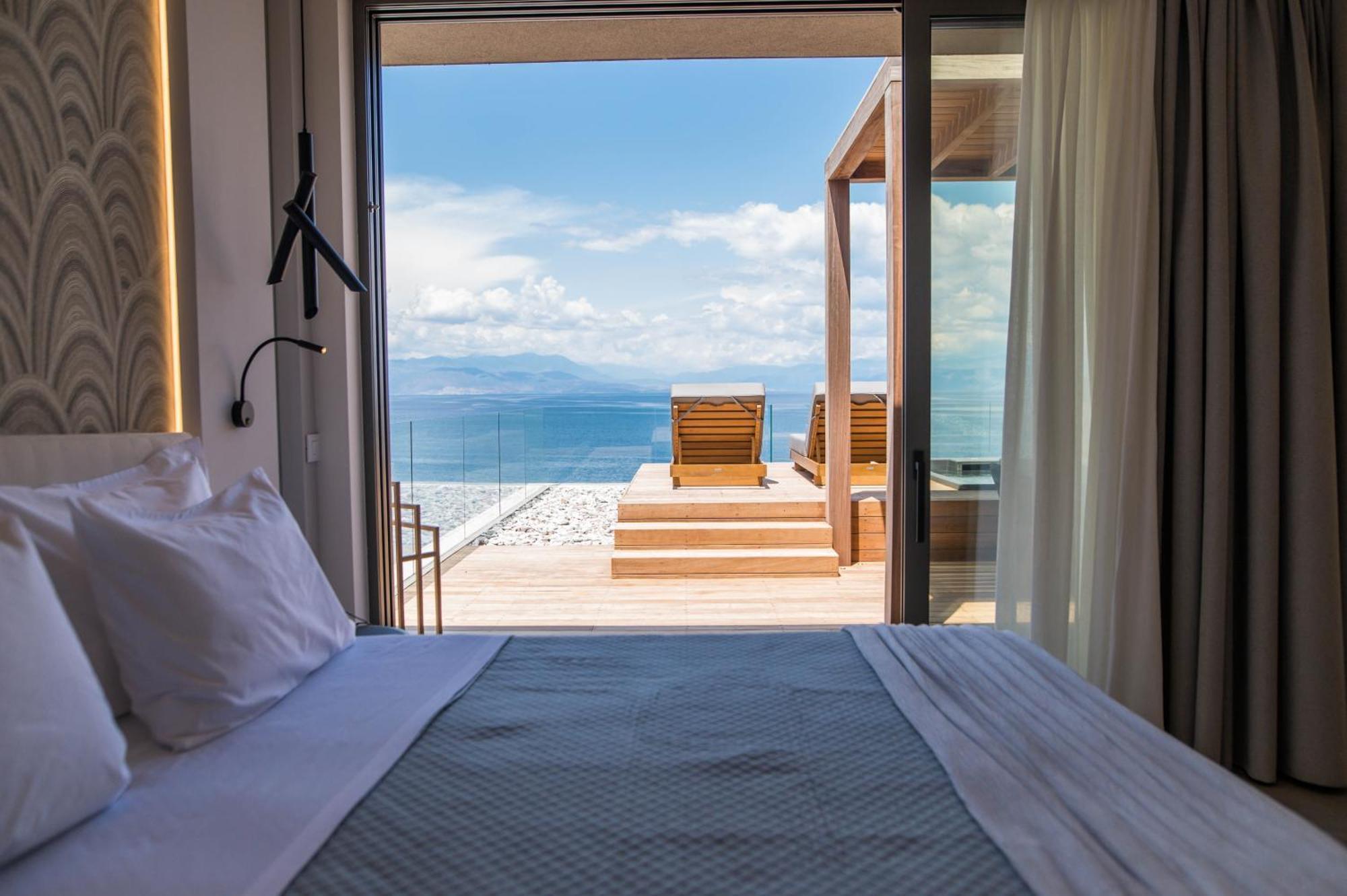Alissachni Seaside Hotel Dhervénion Ngoại thất bức ảnh