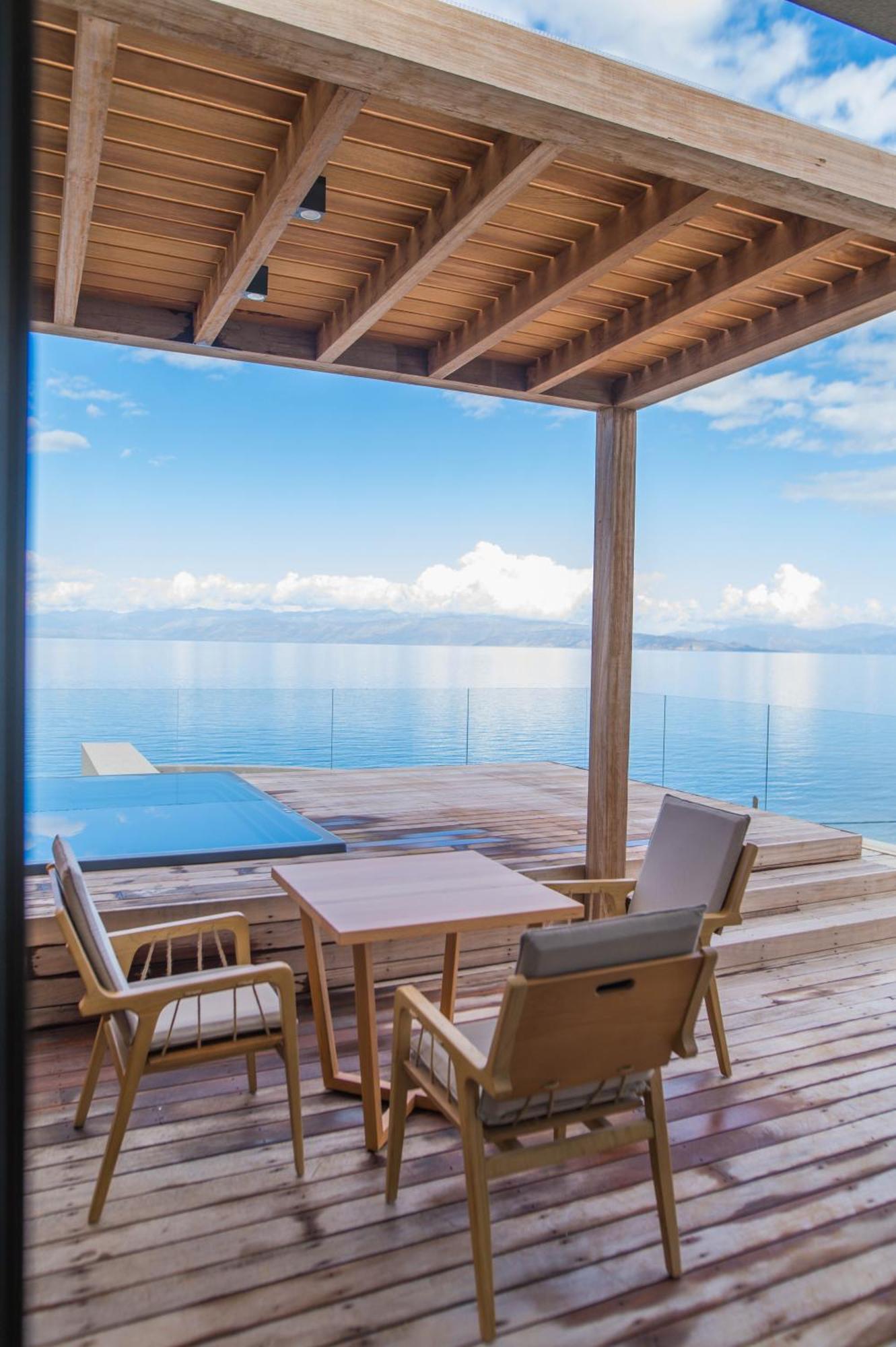 Alissachni Seaside Hotel Dhervénion Ngoại thất bức ảnh